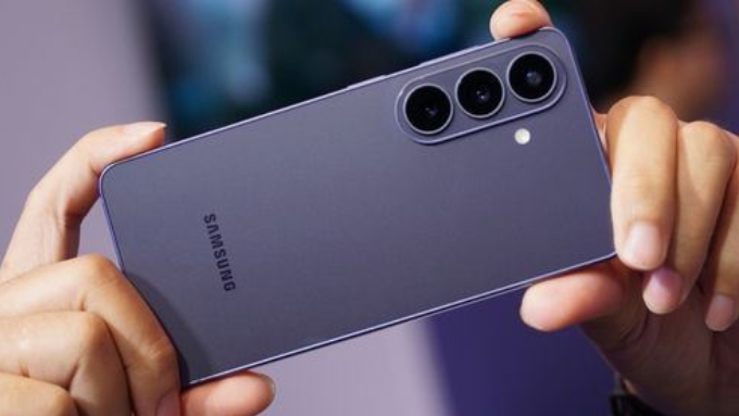 Máy được trang bị vi xử lý Exynos 2600 tại một số thị trường hoặc Snapdragon 8 Elite Gen 5