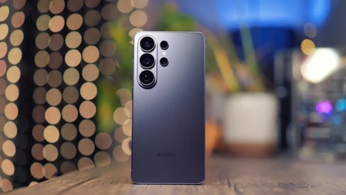 Thiết kế bên ngoài của Galaxy S26 Ultra