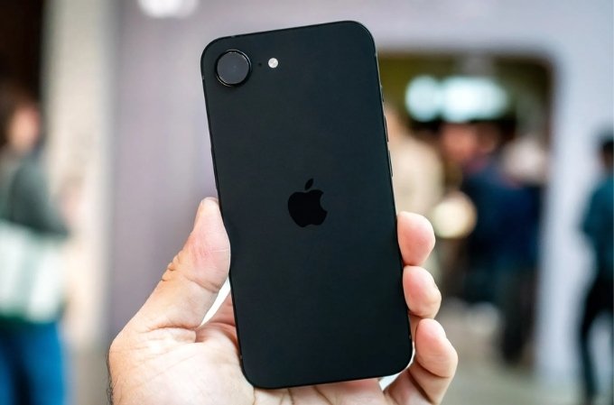 dung-luong-pin-iphone-17e-bao-nhieu-mah-xtmobile