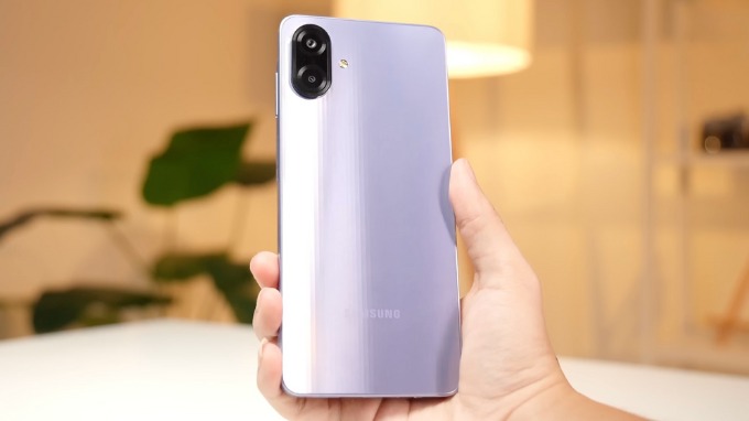 Samsung Galaxy A07 tiếp tục kế thừa ngôn ngữ thiết kế tối giản