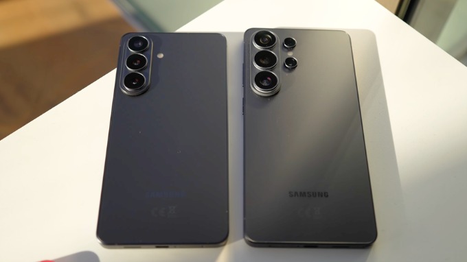 So sánh Samsung Galaxy S26 Ultra và Galaxy S26 Plus về kích thước