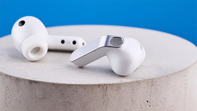 Galaxy Buds 4 Pro vẫn kế thừa hình dạng thân tai nghe từ Buds 3 Pro