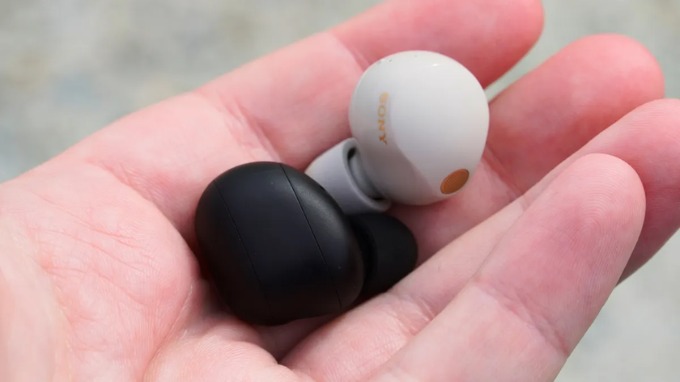 So sánh Sony WF-1000XM6 vs Sony WF-1000XM5 về thiết kế tai nghe