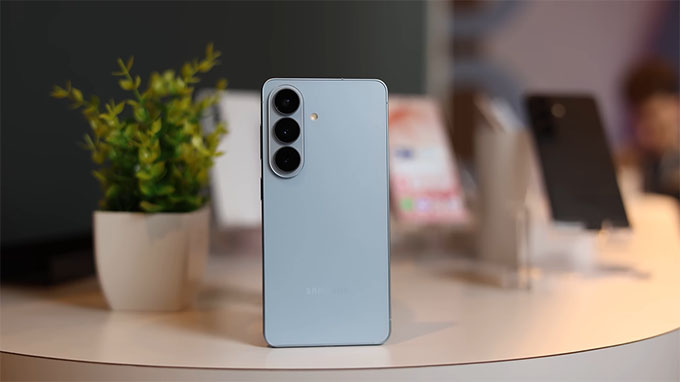 Galaxy S26 giữ ngôn ngữ thiết kế tối giản quen thuộc