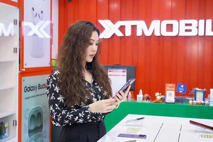 hoa-hau-thu-hoai-chon-iphone-14-pro-max-deep-purple