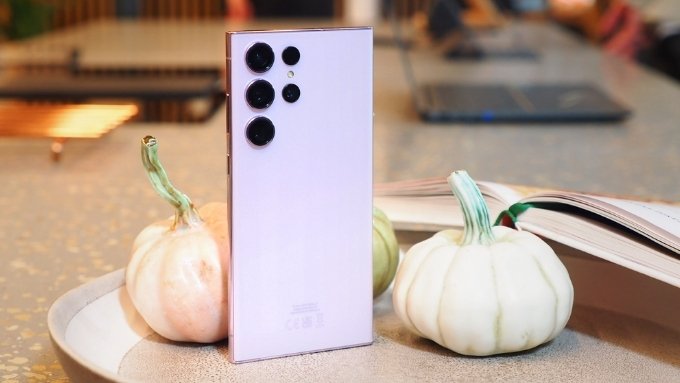 Thiết kế bên ngoài của Galaxy S23 Ultra