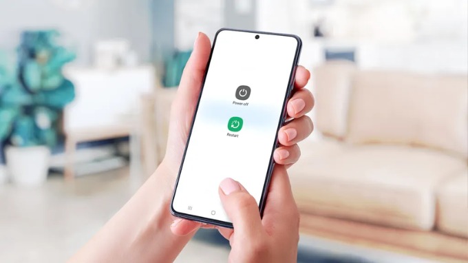 Khởi động lại điện thoại