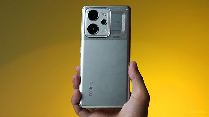 Realme P4 Power - Khi pin 10.000mAh năm trong thân máy 9mm