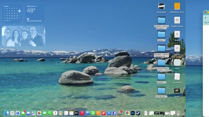 Về phần mềm, 2 thiết bị đều chạy phiên bản hệ điều hành mới nhất macOS Tahoe