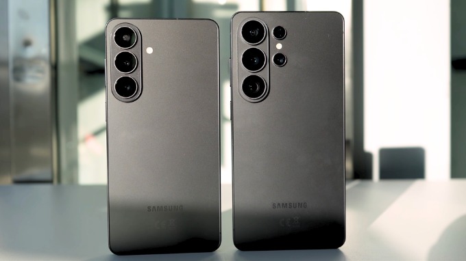 So sánh Samsung Galaxy S26 Ultra và Galaxy S26 Plus về thiết kế