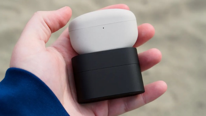 So sánh Sony WF-1000XM6 vs Sony WF-1000XM5 về thiết kế hộp sạc