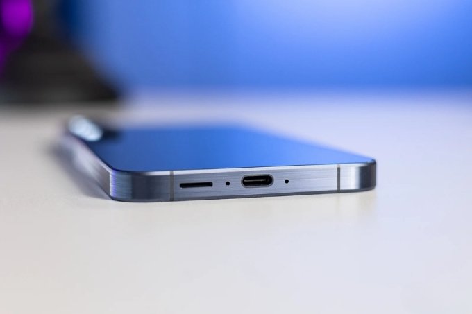 So sánh Redmi Note 15 5G và Galaxy A55 5G về pin sạc