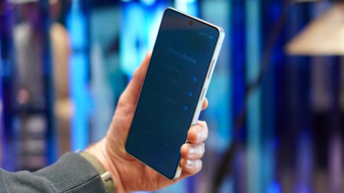 Điểm nổi bật nhất trong đánh giá Galaxy S26 Ultra là tính năng Privacy Display