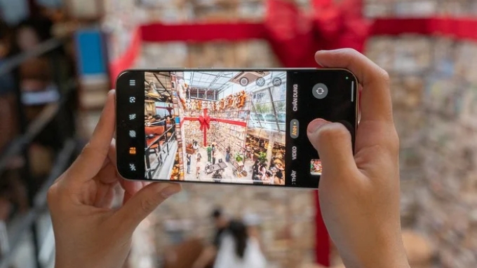 So sánh Oppo Reno 15 Pro và Oppo Find X9 ở mảng này cho thấy Oppo Find X9 nổi bật với hệ thống camera được tinh chỉnh cùng Hasselblad