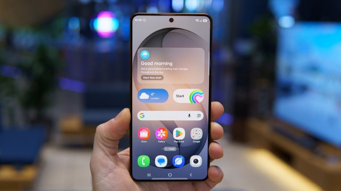 Galaxy S26 Plus được trang bị màn hình Dynamic LTPO AMOLED 2X kích thước 6.7 inch