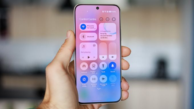 Trải nghiệm hiển thị trên màn hình Honor 400