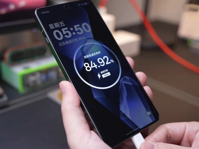 So sánh OnePlus Ace 5 và OnePlus Ace 5 Pro về pin sạc
