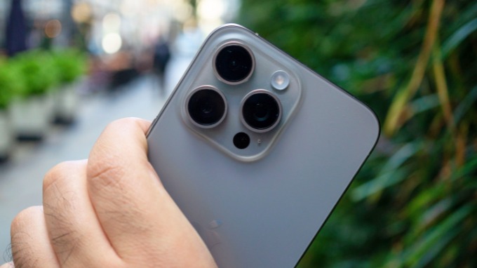 iPhone 15 Pro Max sở hữu cụm 3 camera chất lượng