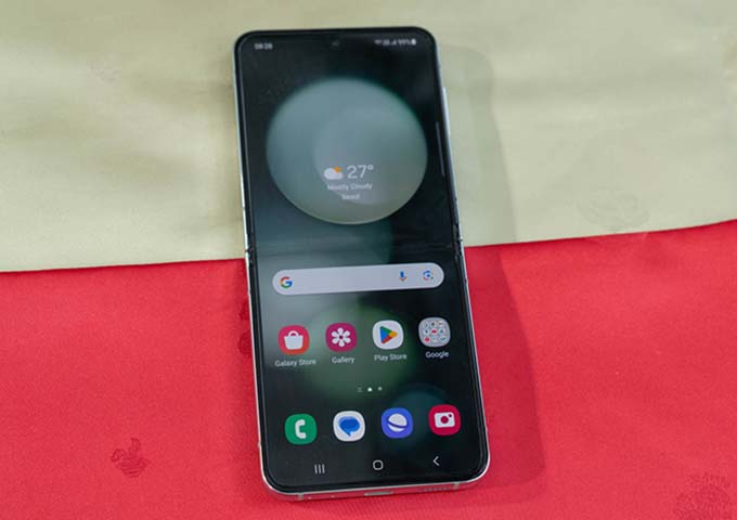 Cấu hình chính thức của Galaxy Z Flip 5