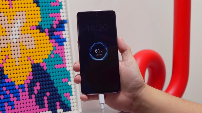 Vivo V50 Lite được trang bị viên pin 6.500 mAh