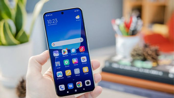 Xiaomi 14 có màn hình tràn viền siêu nét