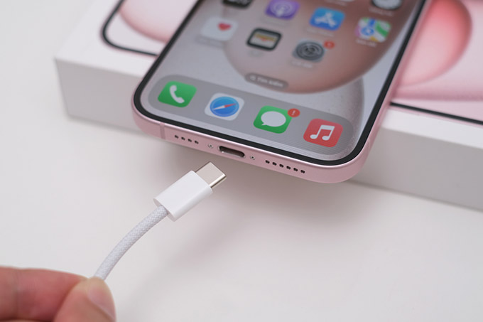 Cổng sạc USB-C với tốc độ sạc nhanh hơn