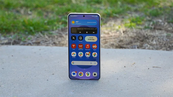 Samsung Galaxy S25 được hoàn thiện từ kính và nhôm cao cấp