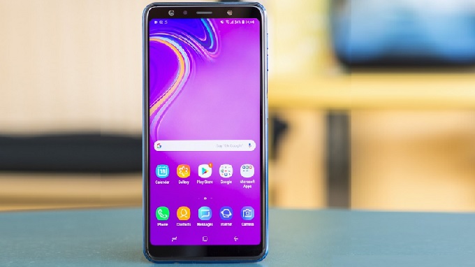 Galaxy A7 2018 có màn hình khá truyền thống