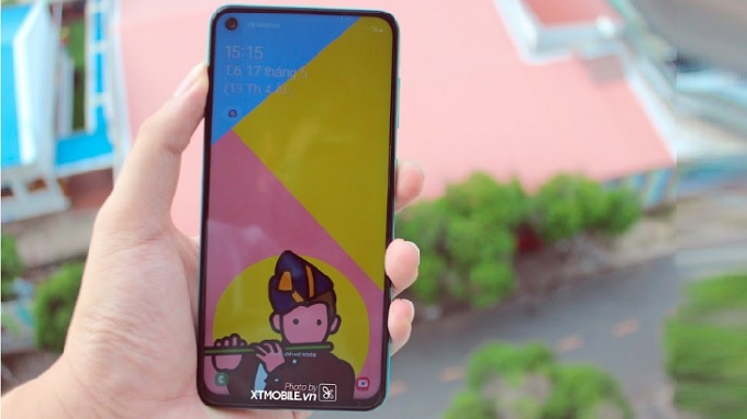 Camera selfie của Galaxy A60 nằm trong phần nốt ruồi