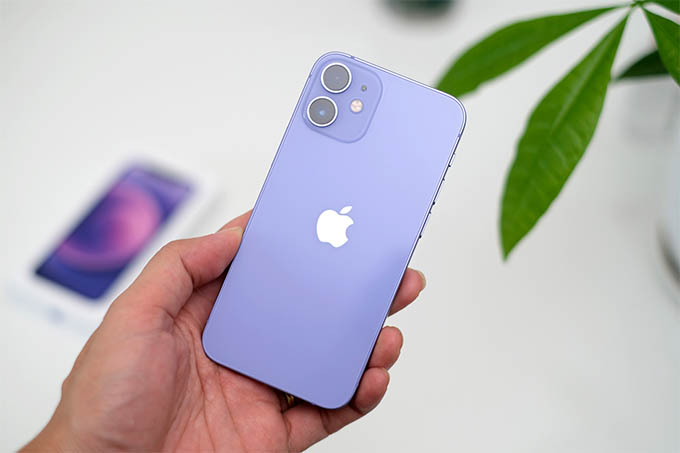 Về mặt lâu dài, nên mua iPhone 12 hay iPhone Xs Max?