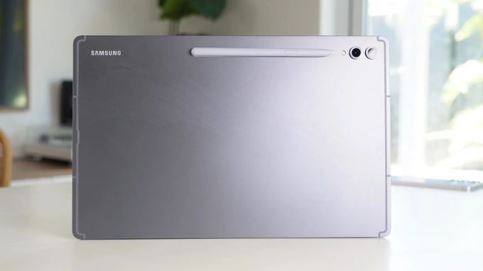 Thiết kế bên ngoài Galaxy S10 Ultra
