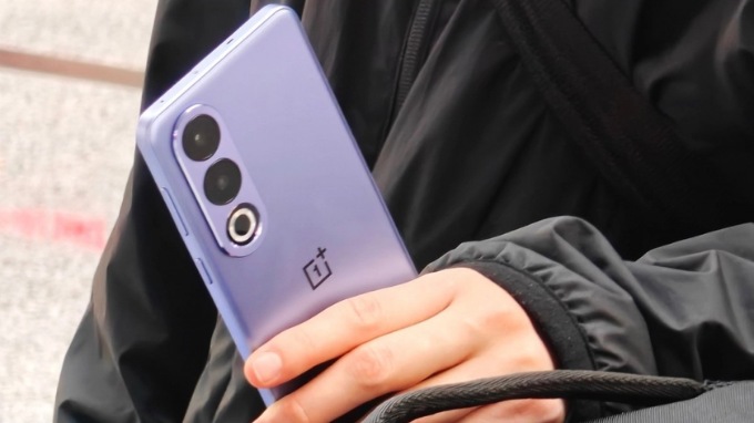 OnePlus Ace 3V màu tím