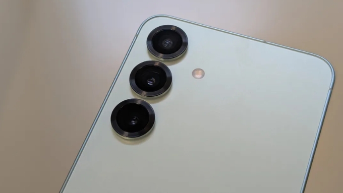 Camera luôn là yếu tố được người dùng quan tâm hàng đầu khi So sánh Galaxy S25 và iPhone 16