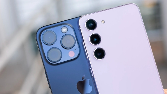 Samsung S23 và iPhone 15 Pro đều sở hữu hệ thống camera có 3 ống kính