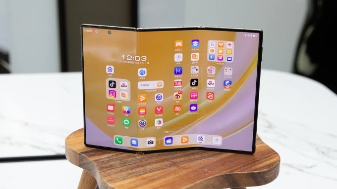 man-hinh-huawei-mate-xt-xtmobile