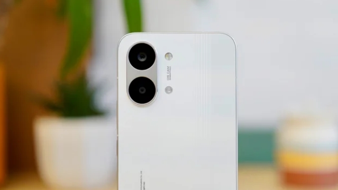 POCO X8 Pro Max được trang bị camera chính 50MP Light Fusion 600 có OIS