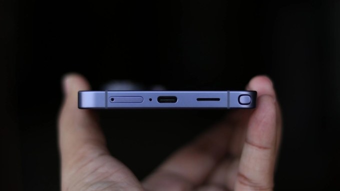 Cả 2 máy đều được trang bị viên pin 5.000mAh