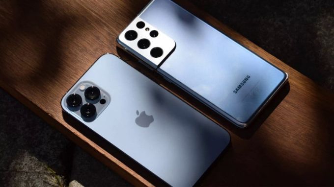 So sánh thời gian sạc iPhone 13 Pro Max và Galaxy S21 Ultra