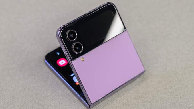 Ngoại hình của điện thoại Samsung Galaxy Z Flip 4