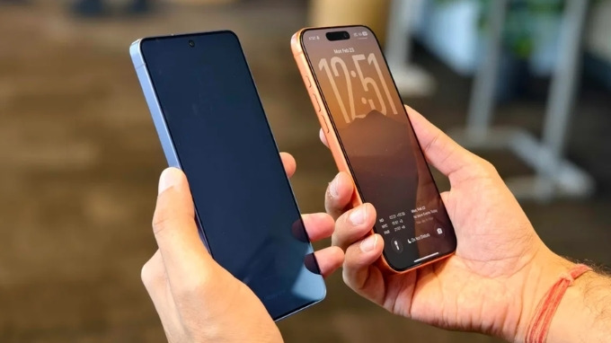So sánh Galaxy S26 Ultra và iPhone 17 Pro Max về màn hình