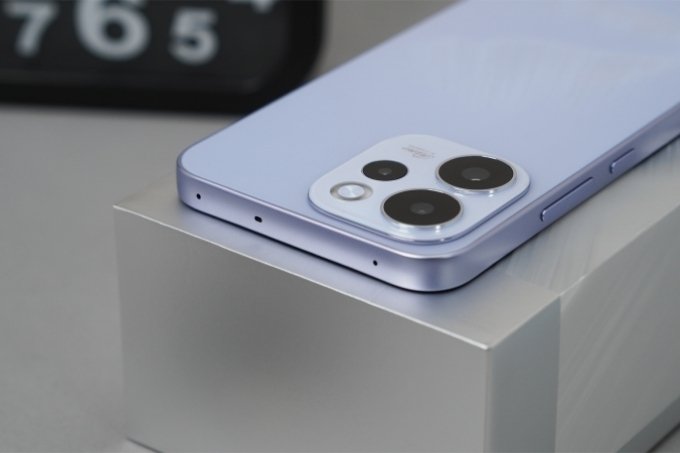 Đánh giá OPPO Reno15 F 5G về thiết kế