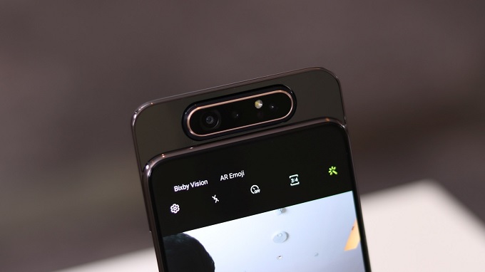 Có thể cụm camera selfie xoay trượt chính là thủ phạm