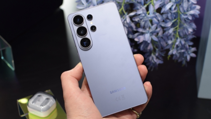 Thiết kế của Galaxy S26 Ultra có nhiều góc bo trò hơn