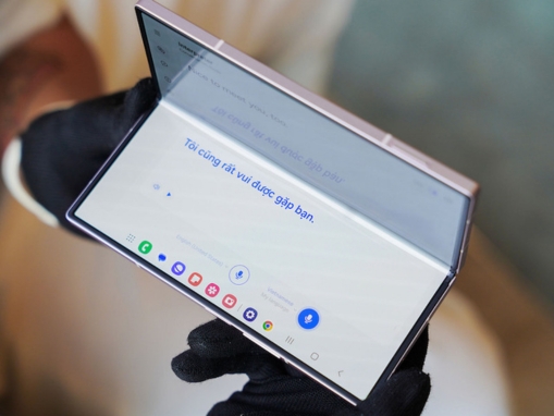 Tính năng dịch thuật trên Galaxy Z Fold 6