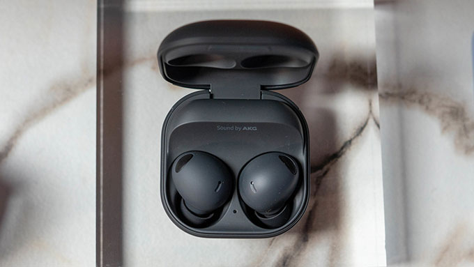 So sánh chi tiết Galaxy Buds 2 và Galaxy Buds 2 Pro: pin