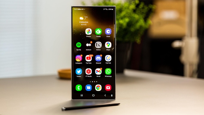 Galaxy S22 Ultra cũ vẫn có thiết kế thời thượng