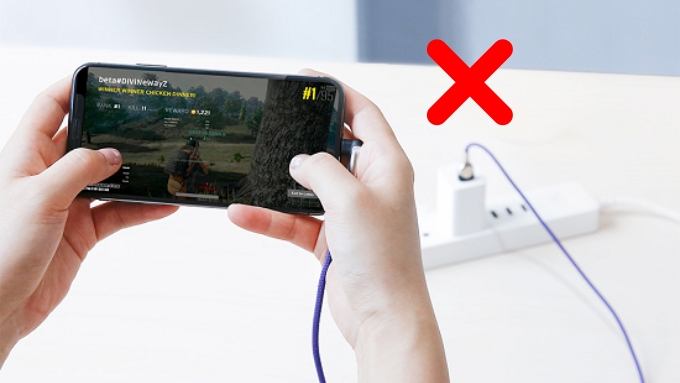 iPhone bị giật nhẹ do vừa sạc vừa sử dụng