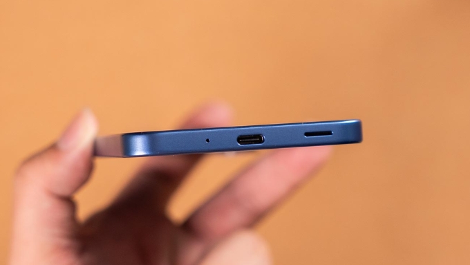 Nếu đặt ưu tiên vào thời lượng pin dài và sạc nhanh, Redmi Note 15 4G là lựa chọn nổi bật hơn