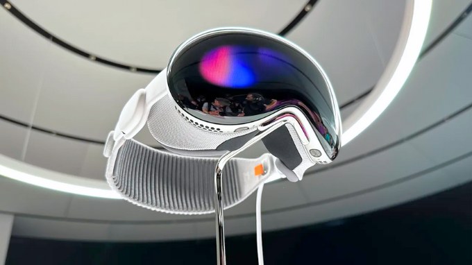 Apple Vision Pro sẽ lên kệ vào ngày 2/2/2024