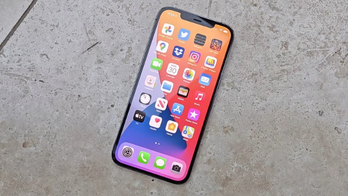 Màn hình iPhone 12 Pro Max lớn, sắc nét cho trải nghiệm mãn nhãn